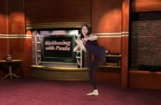 Paula kickboxing at view3d.tv